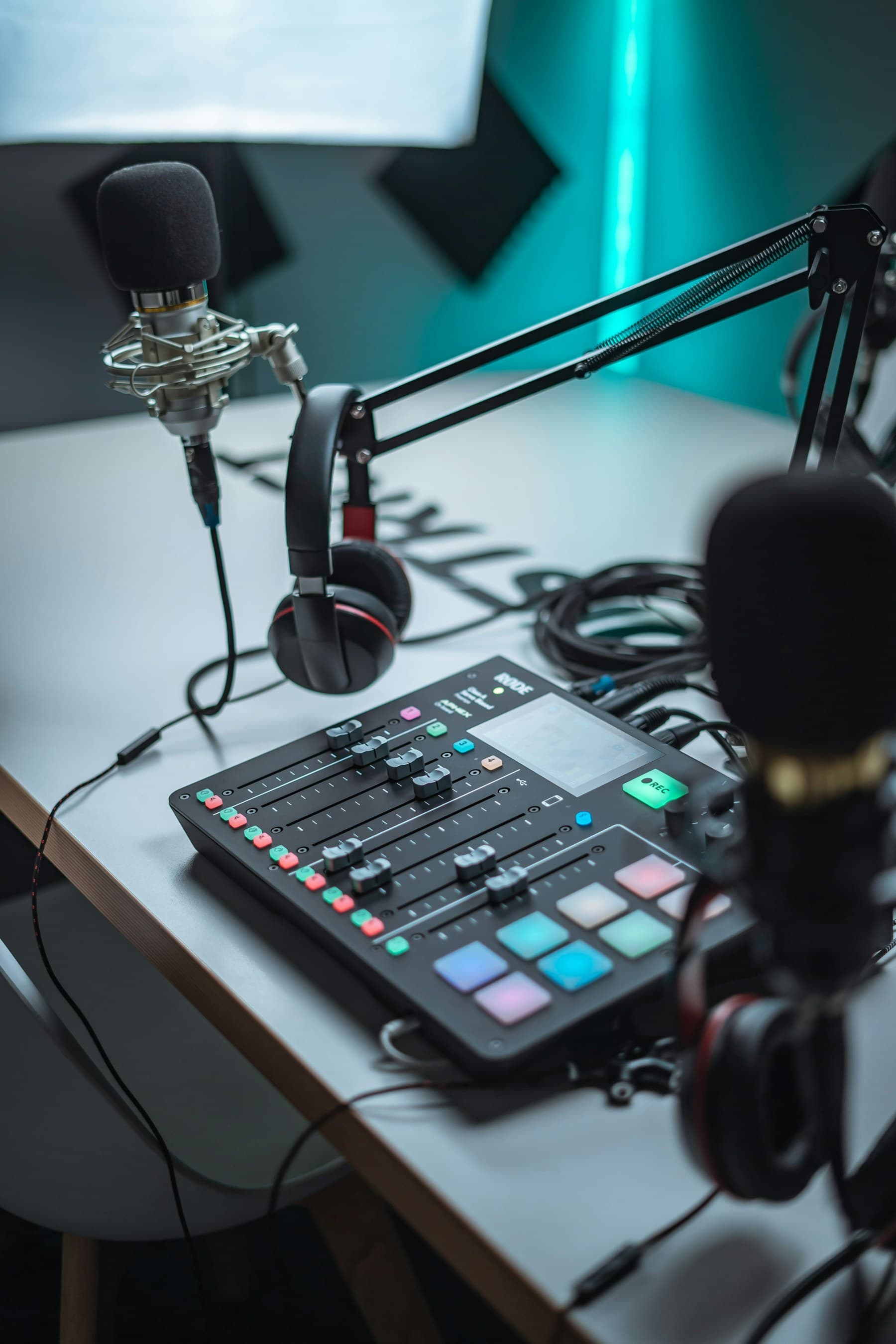 Audio console