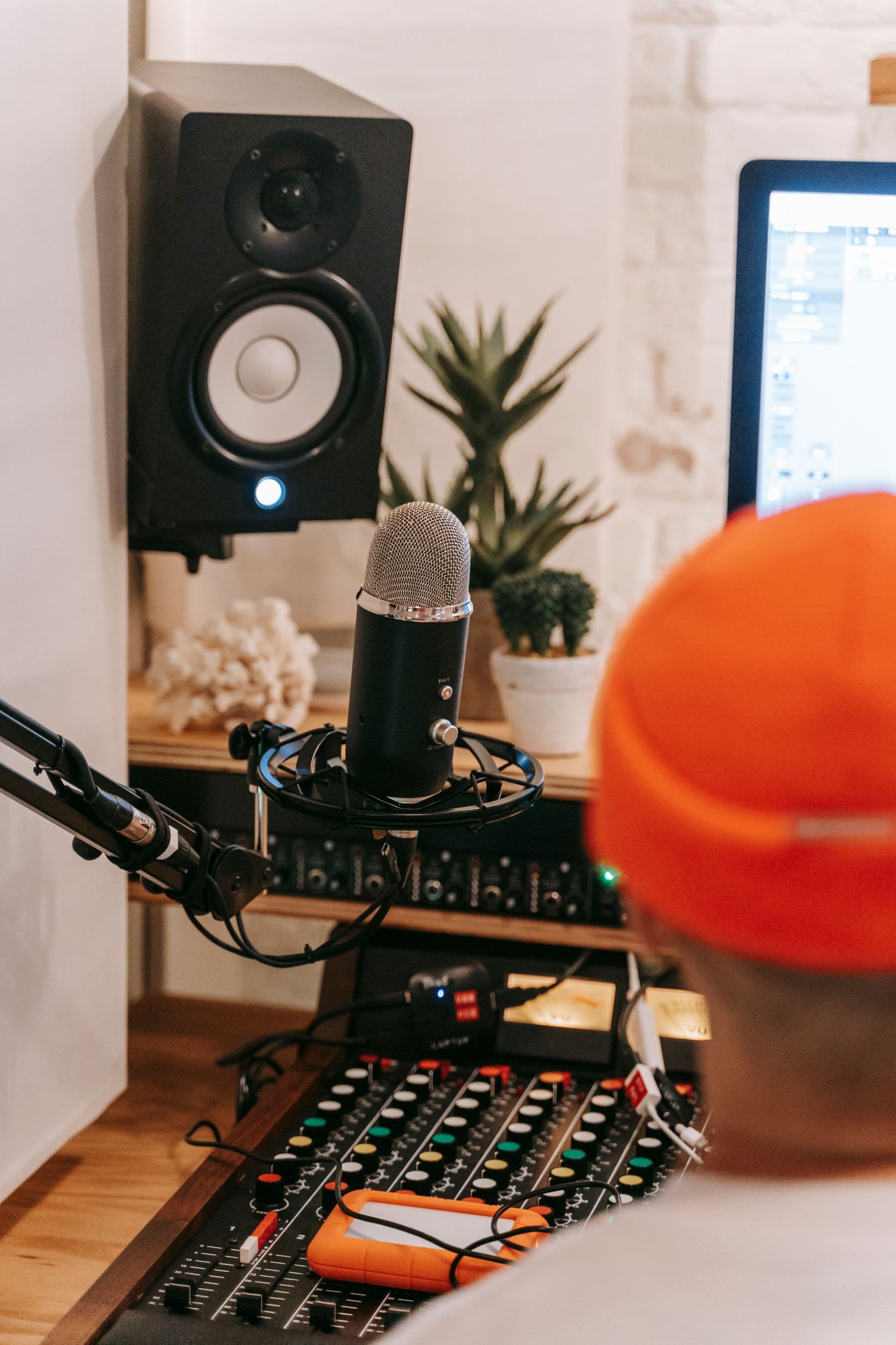 Radio microphone and console